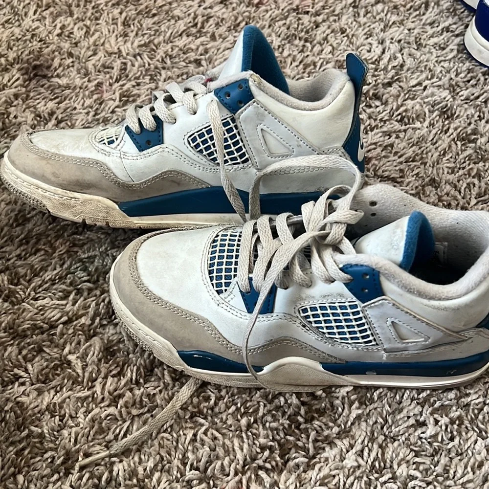 Kids Jordan retro 4s